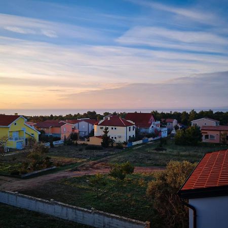 Villa Mena Vir Buitenkant foto