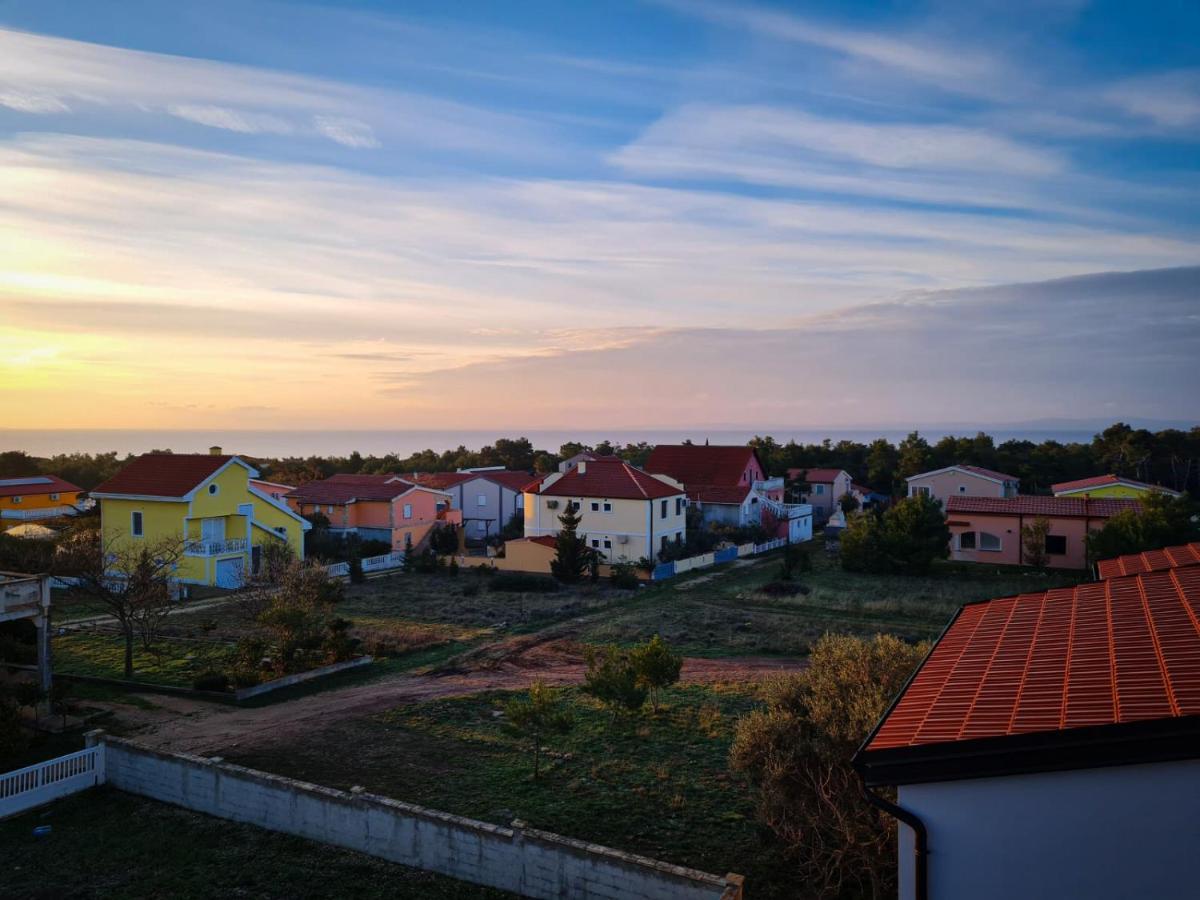 Villa Mena Vir Buitenkant foto